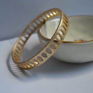 Gold Raindrop Bangle
